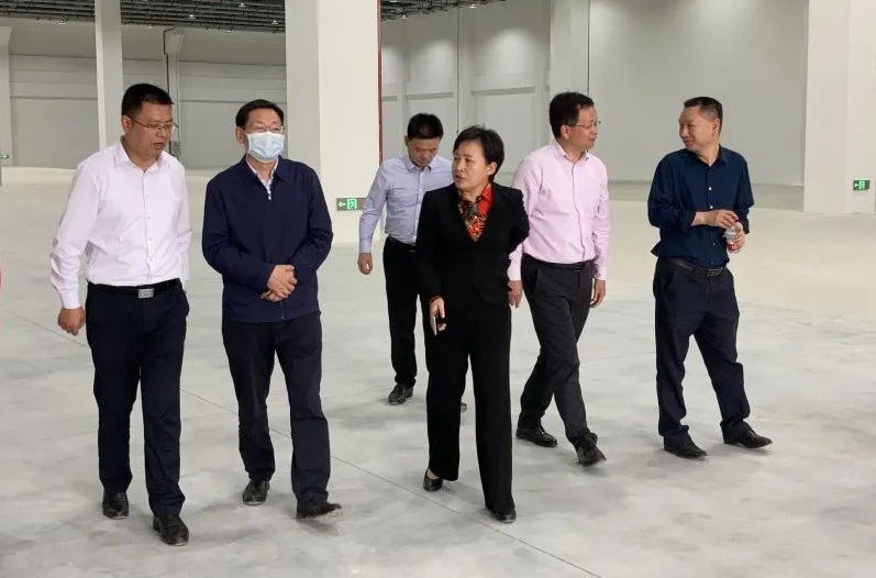黄冈市委常委、组织部长何飞调研察看锦秀优品智慧物流园项目