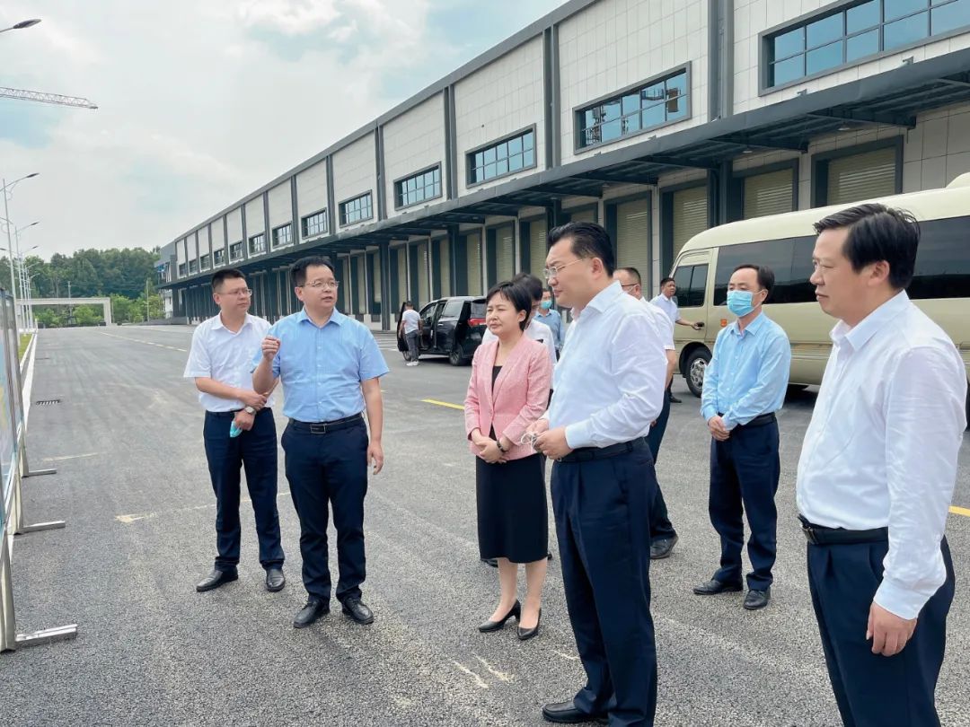 黄冈市委副书记、市长李军杰到大别山特色农产品智慧物流园项目调研