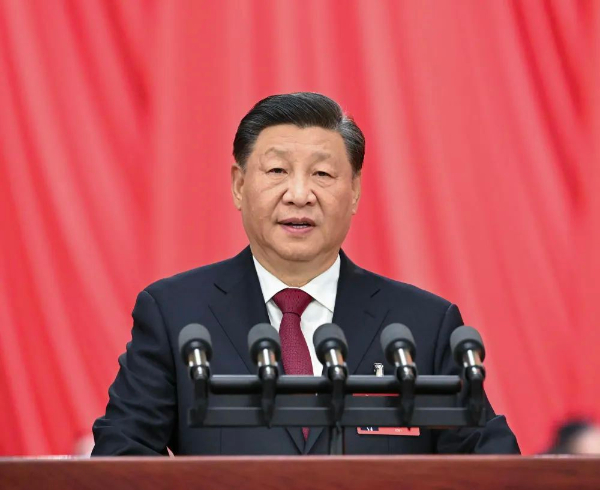 习近平：高举中国特色社会主义伟大
