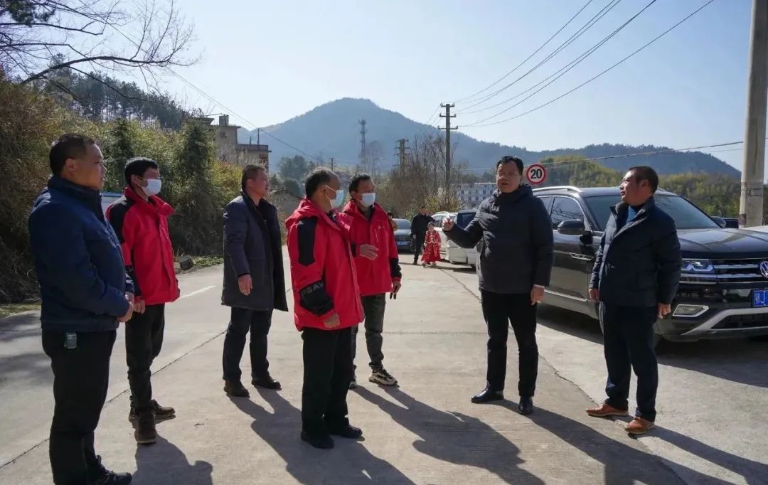 春节慰问暖人心 凝心聚力干劲足——杨天平慰问春节期间坚守一线工作人员